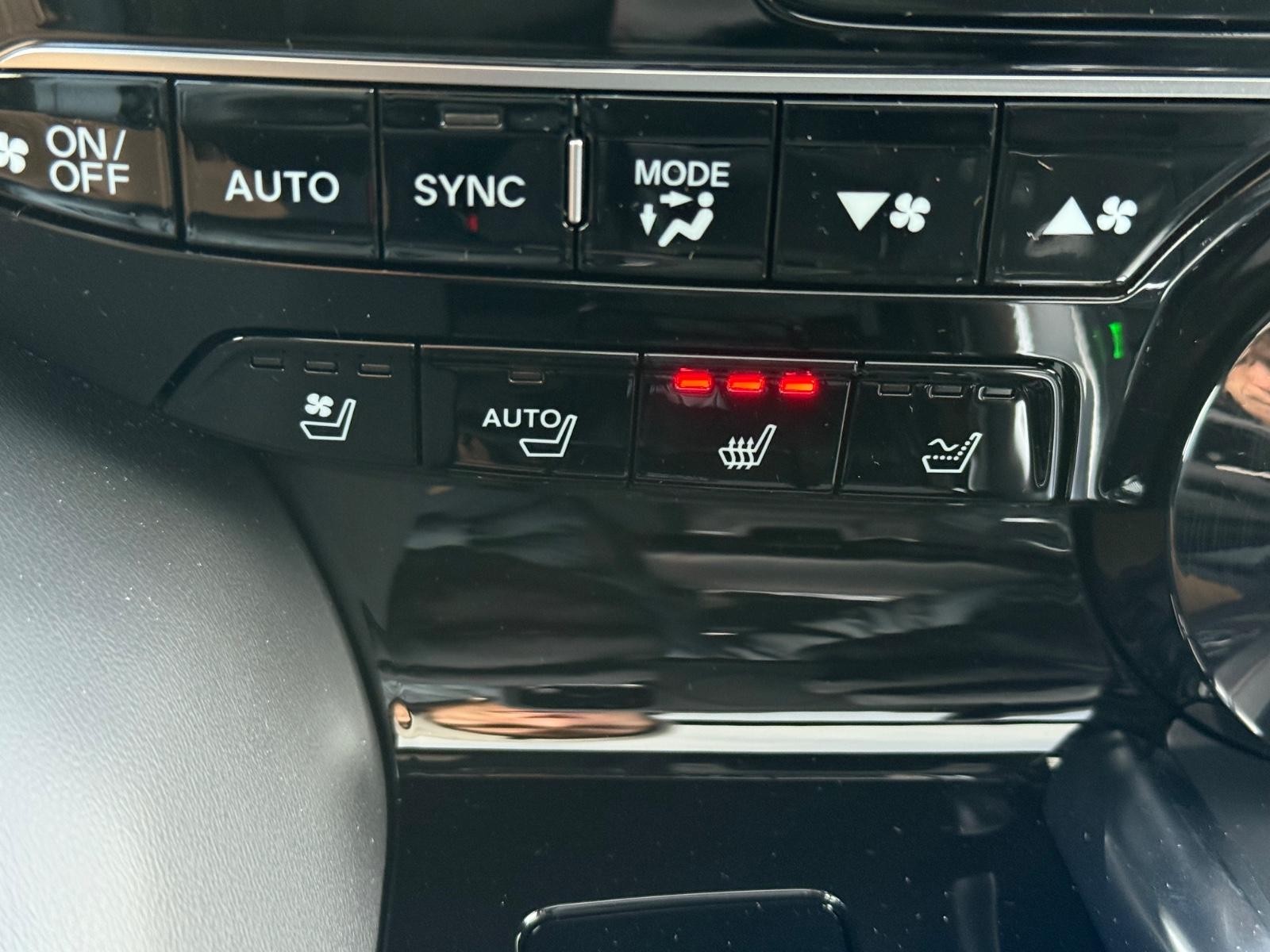 Acura MDX Vehicle Image 14