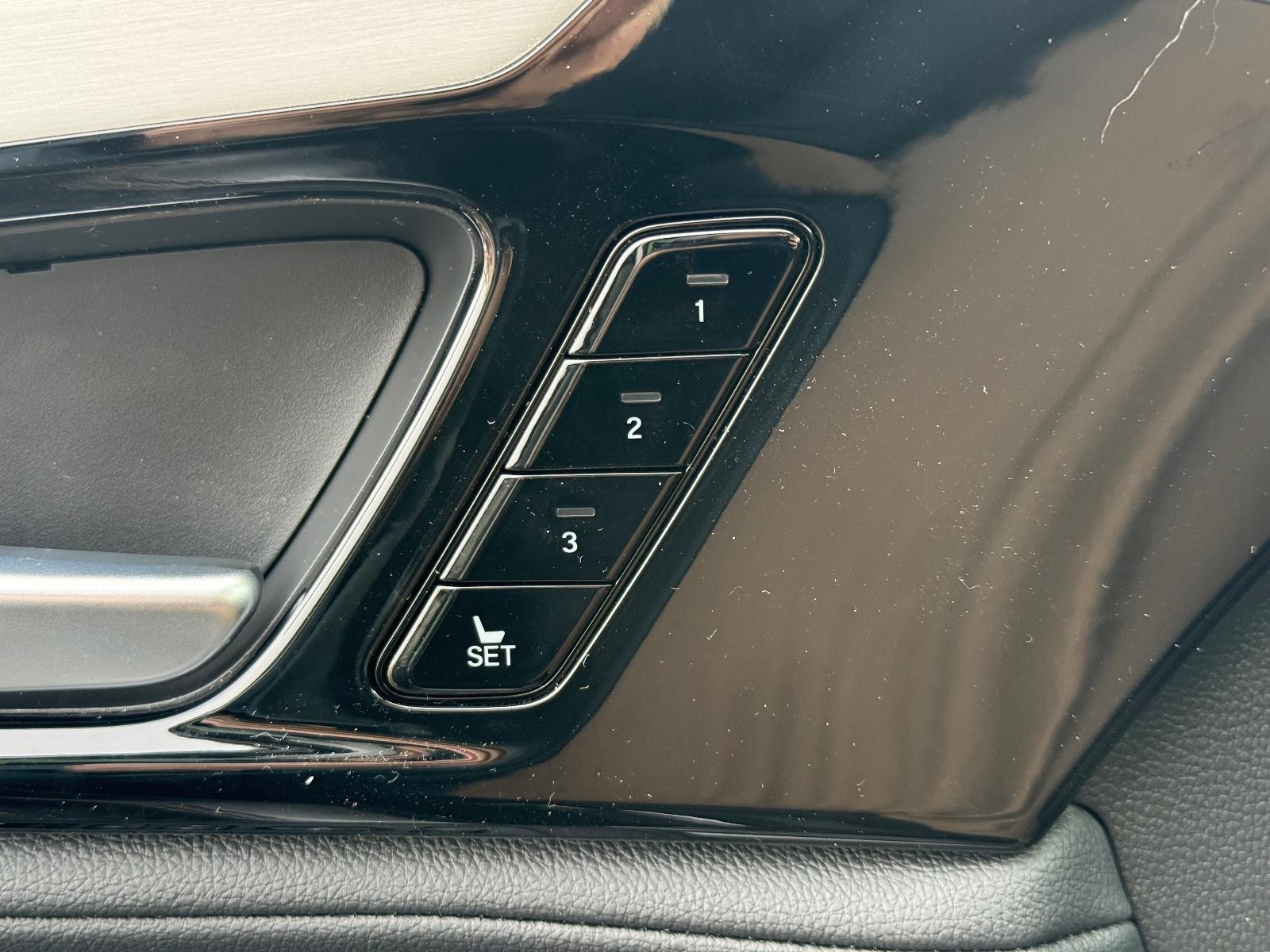 Acura MDX Vehicle Image 10