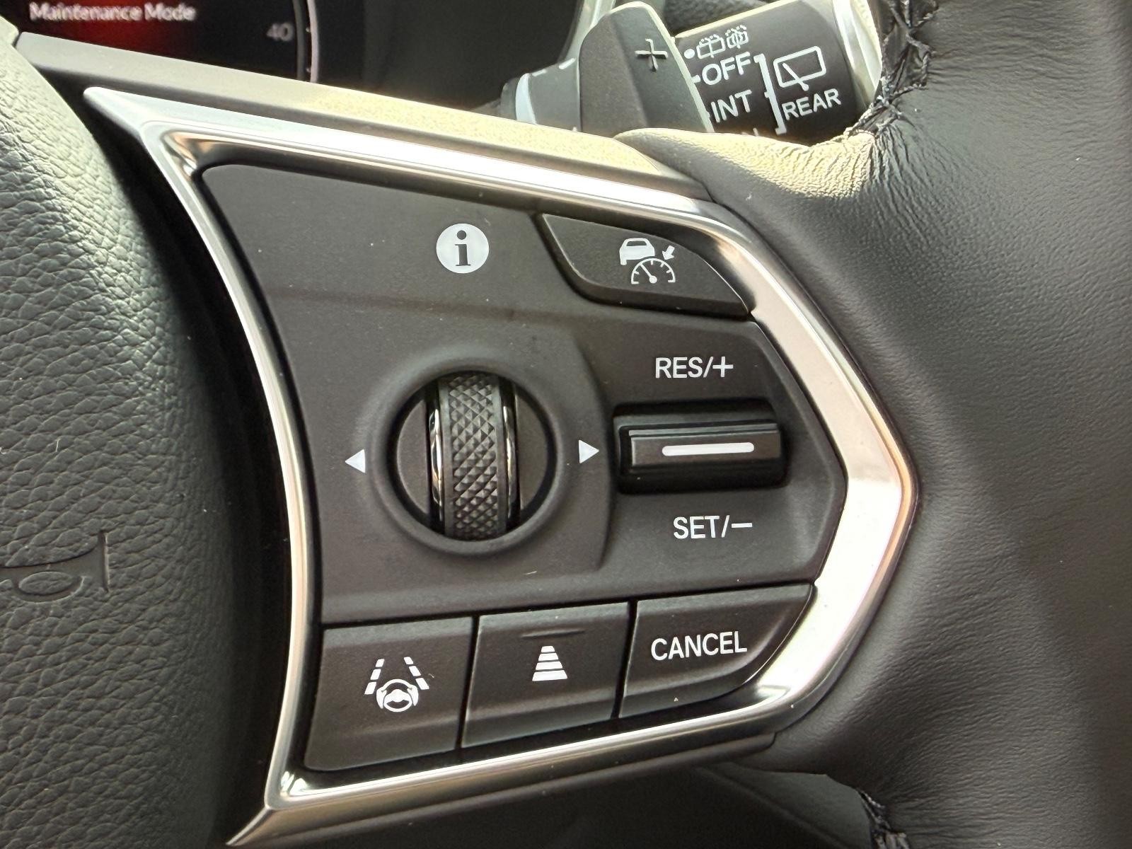 Acura MDX Vehicle Image 12