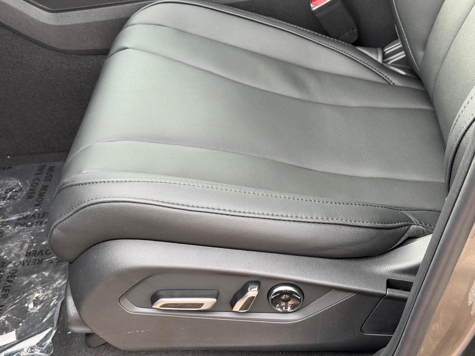 Acura MDX Vehicle Image 16