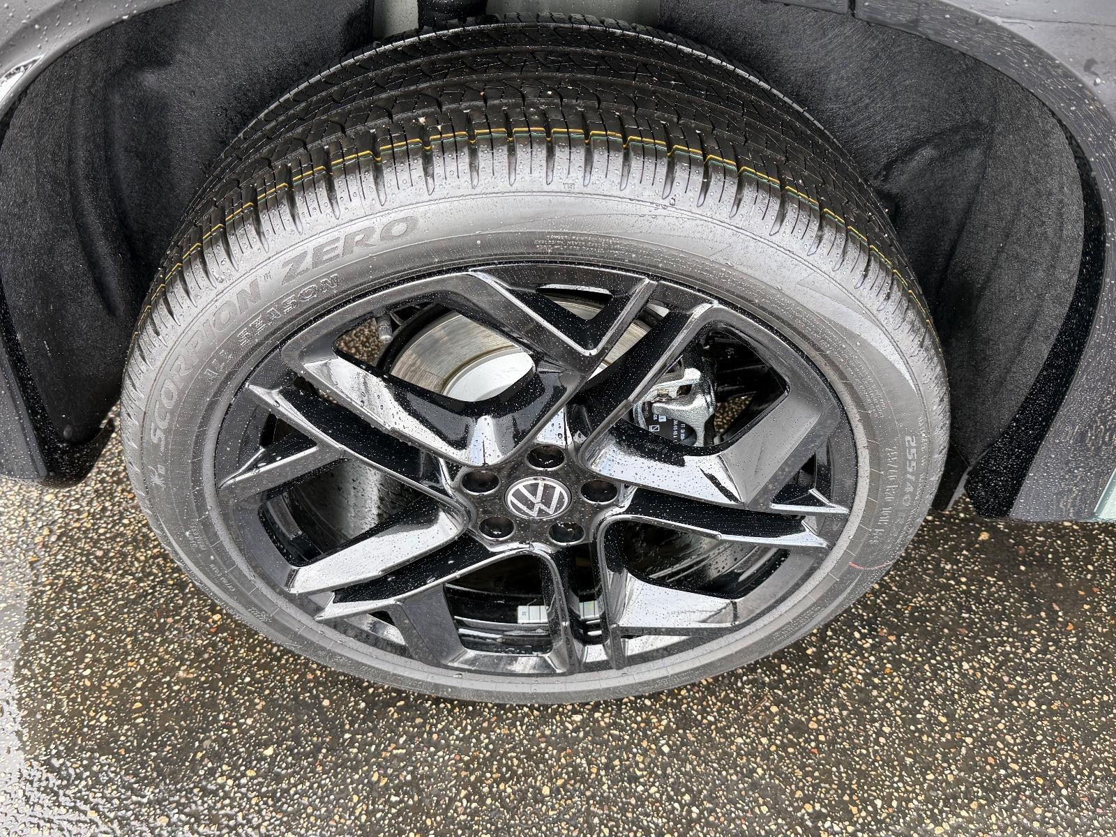 Volkswagen Tiguan Vehicle Image 04