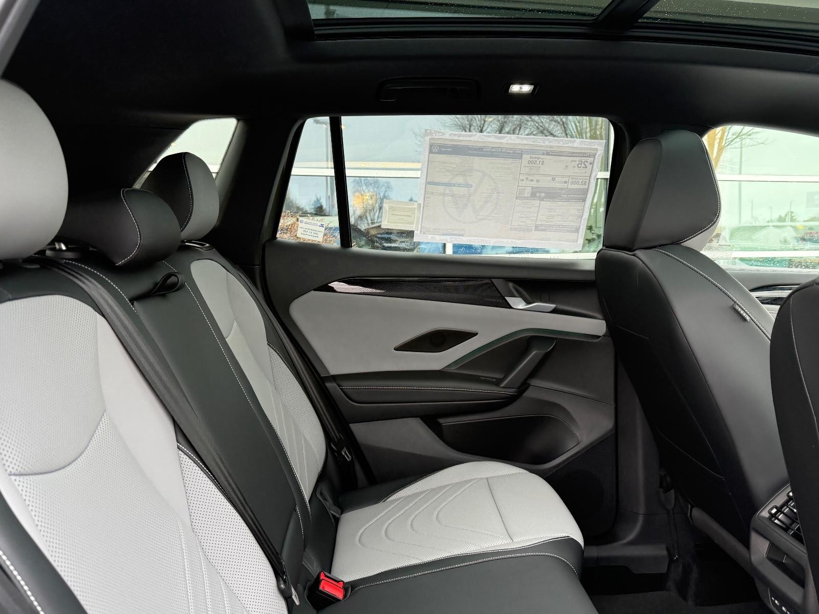 Volkswagen Tiguan Vehicle Image 05