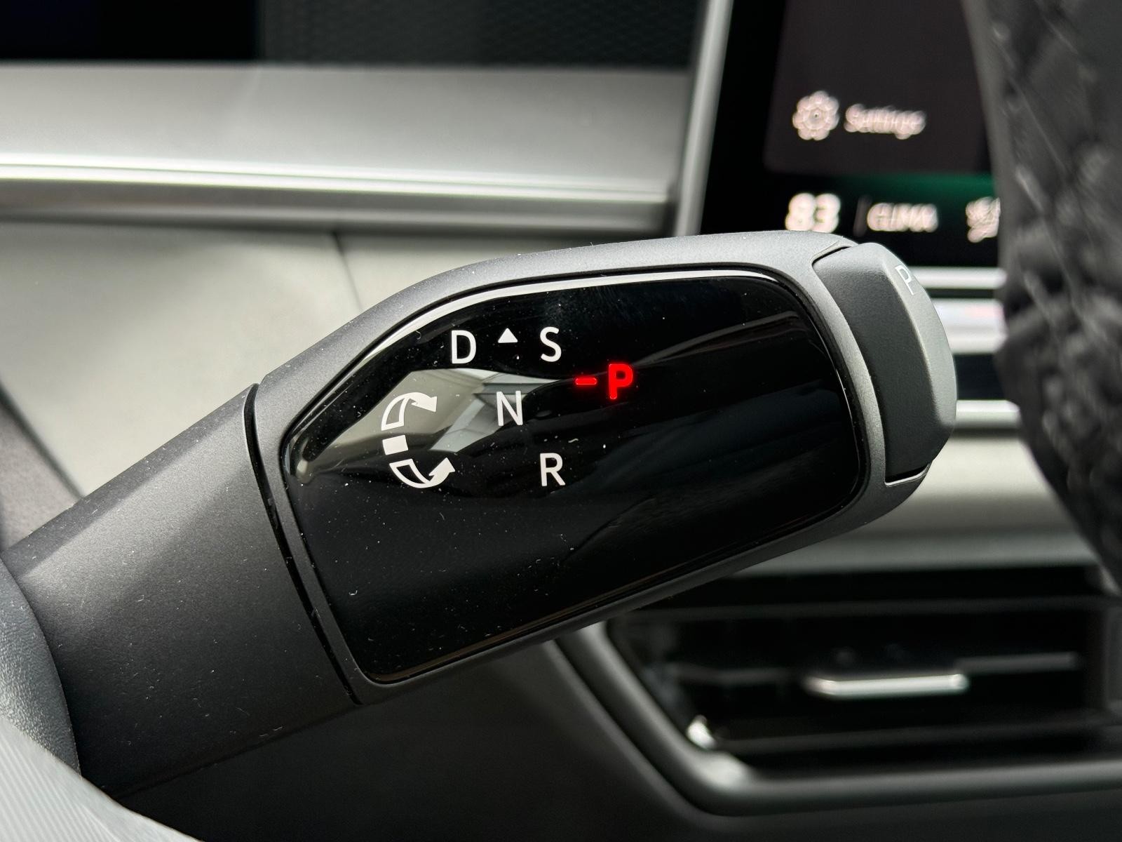 Volkswagen Tiguan Vehicle Image 12