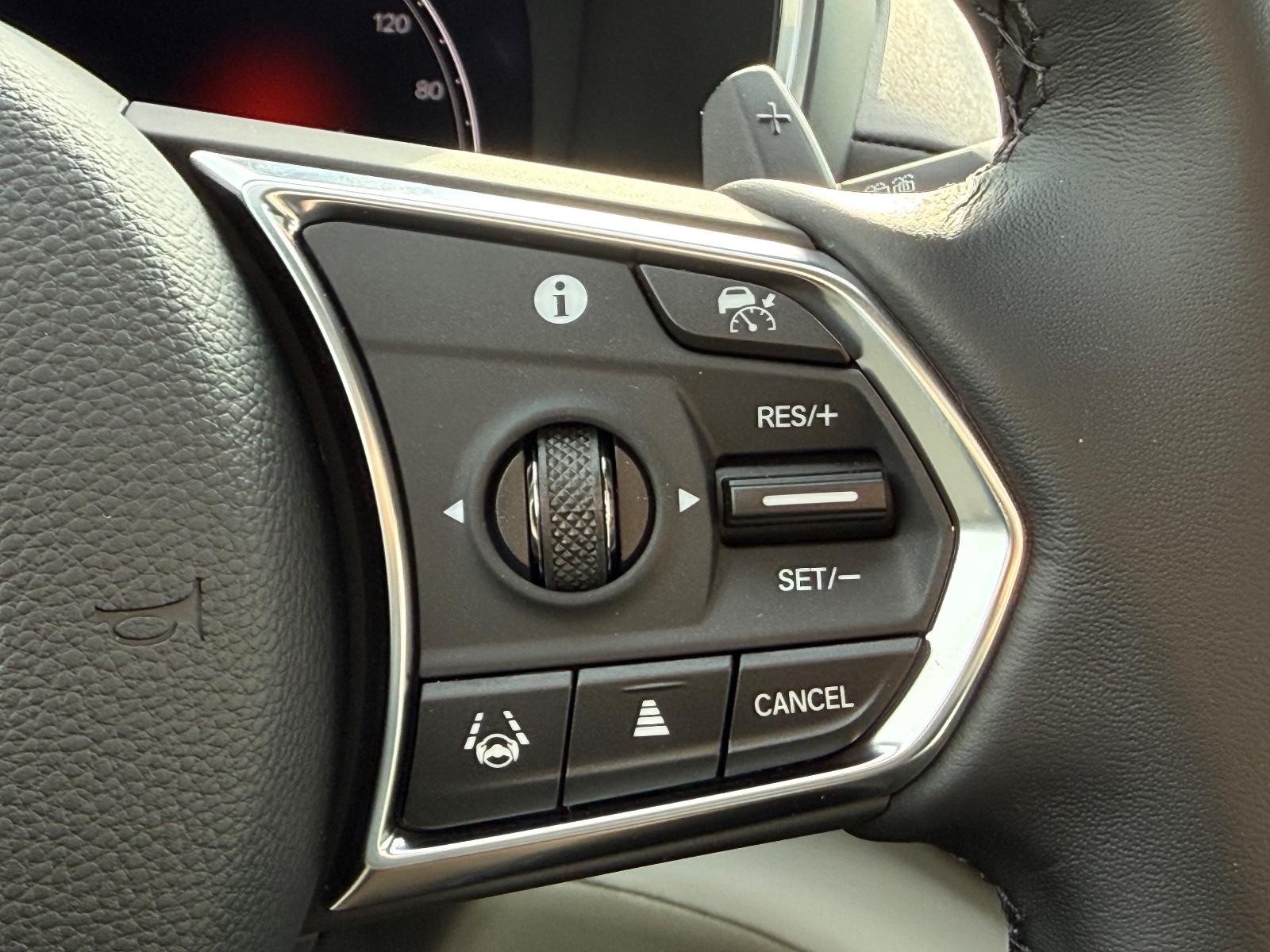 Acura MDX Vehicle Image 12