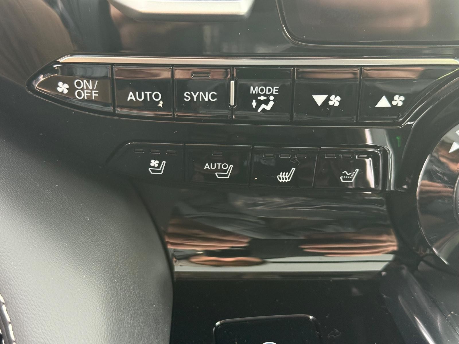 Acura MDX Vehicle Image 14