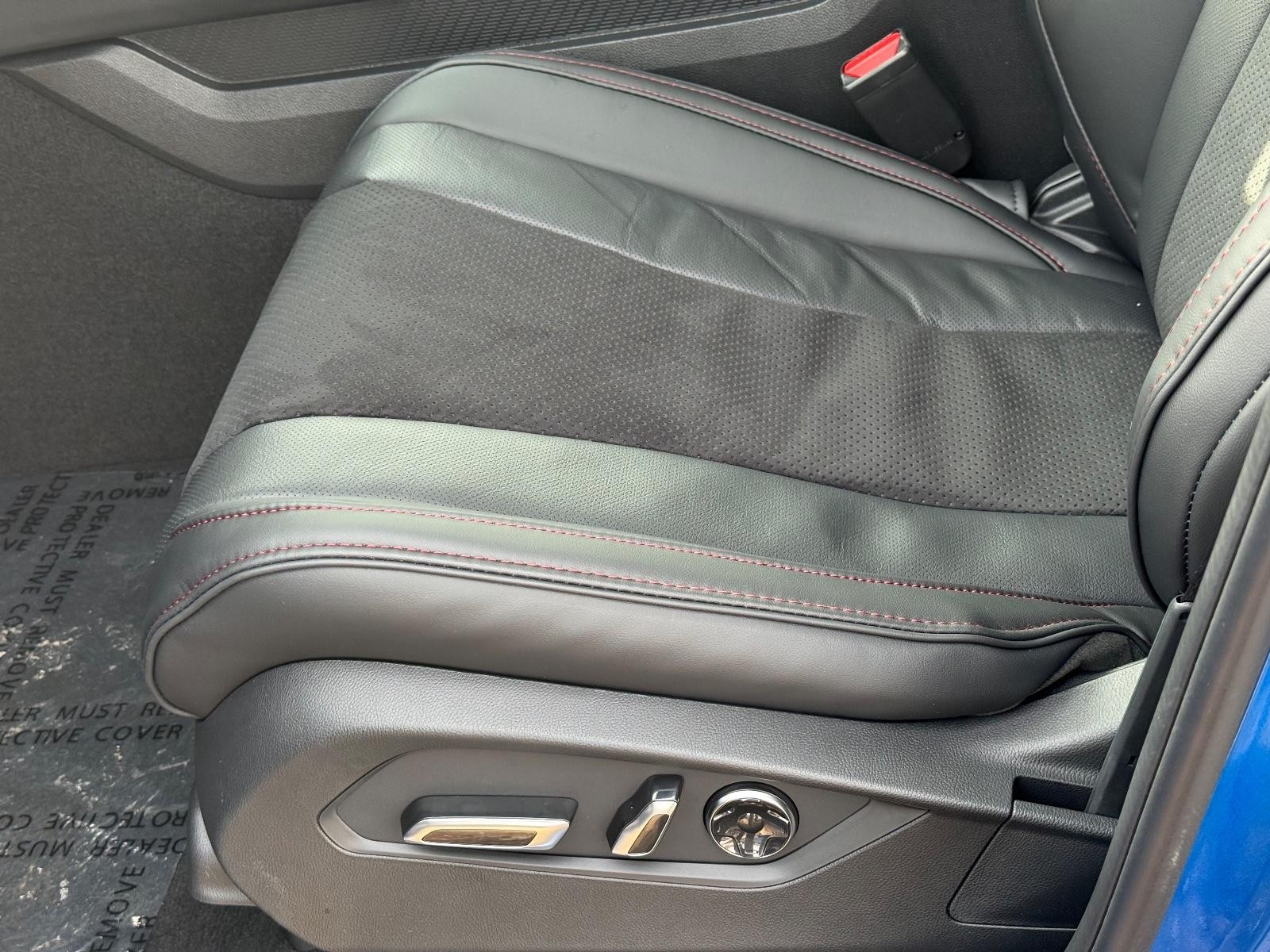 Acura MDX Vehicle Image 17