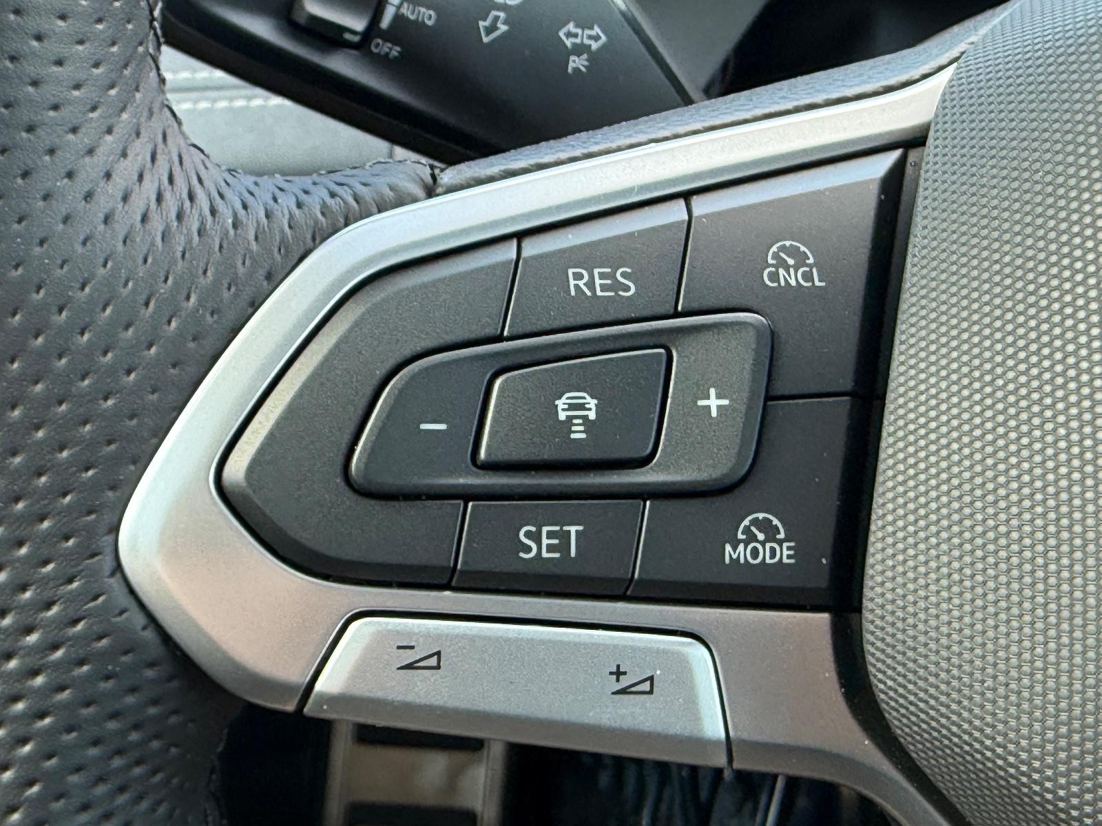 Volkswagen Tiguan Vehicle Image 10