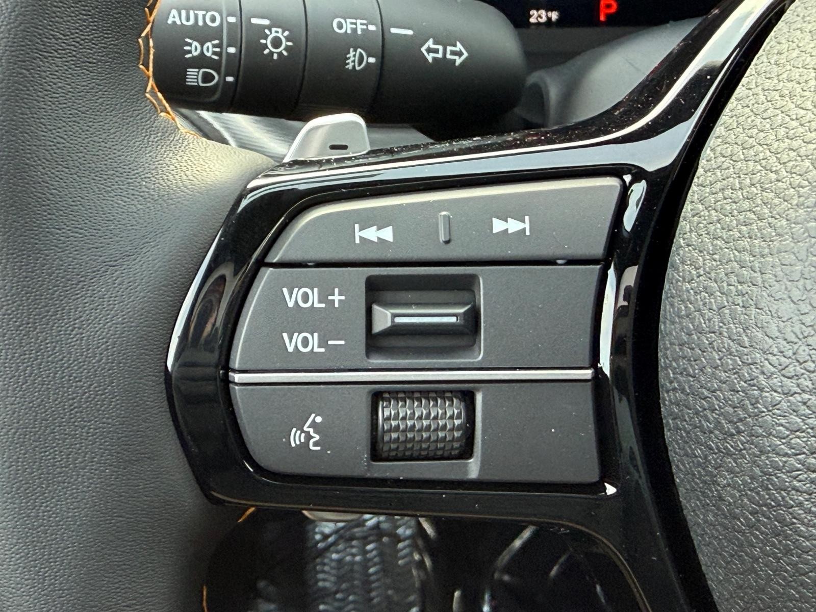 Acura Integra Vehicle Image 11