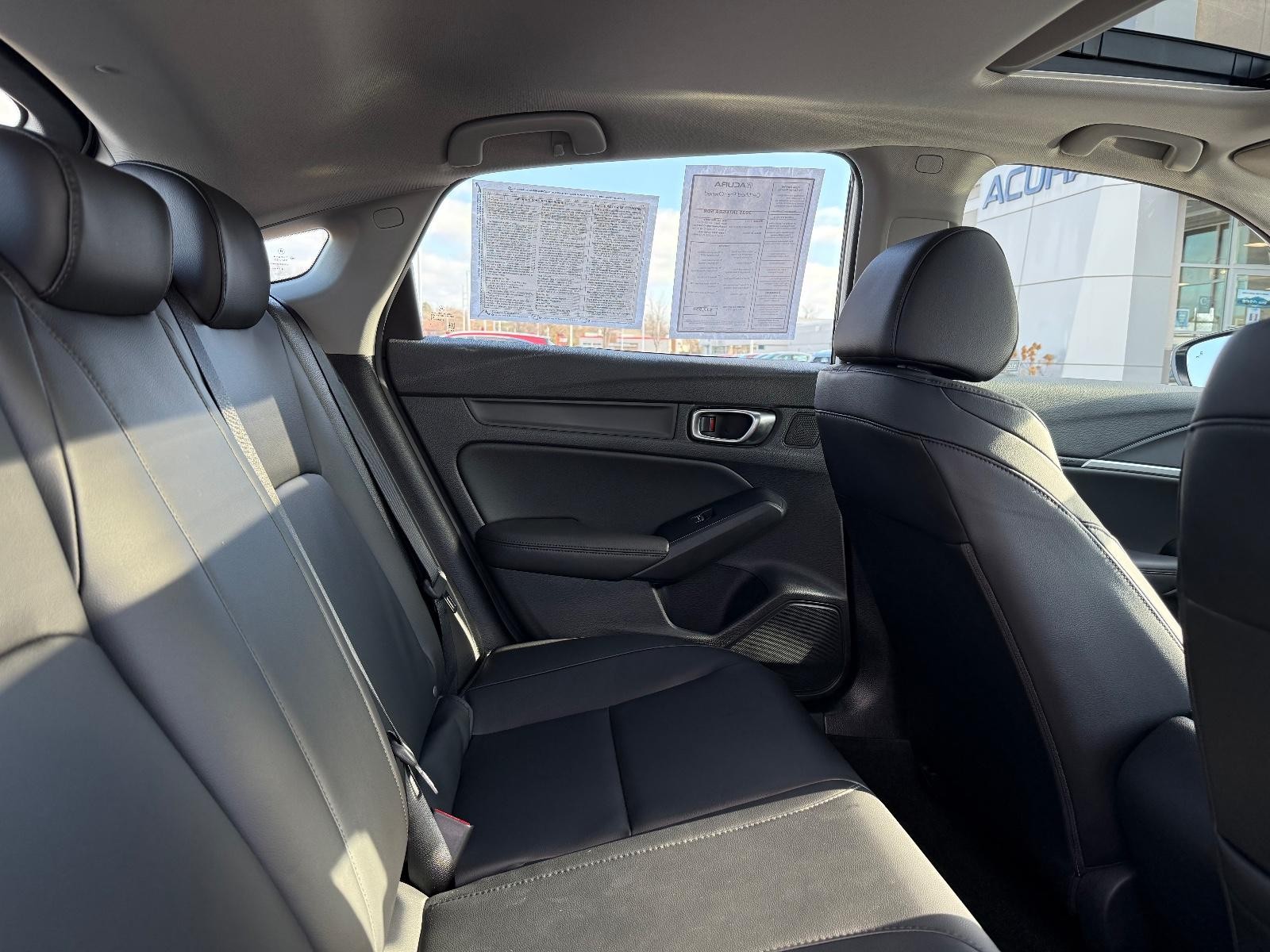 Acura Integra Vehicle Full-screen Gallery Image 10