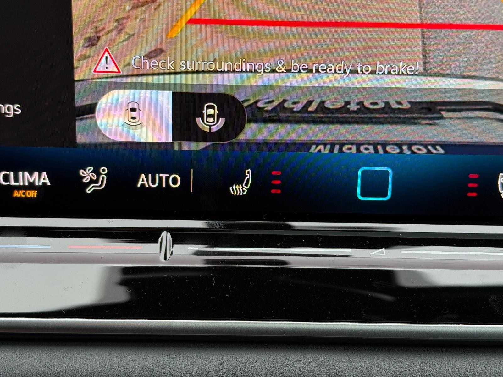 Volkswagen Tiguan Vehicle Image 14