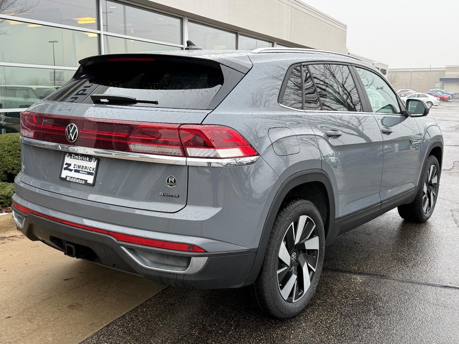 Volkswagen Atlas Cross Sport Vehicle Image 03