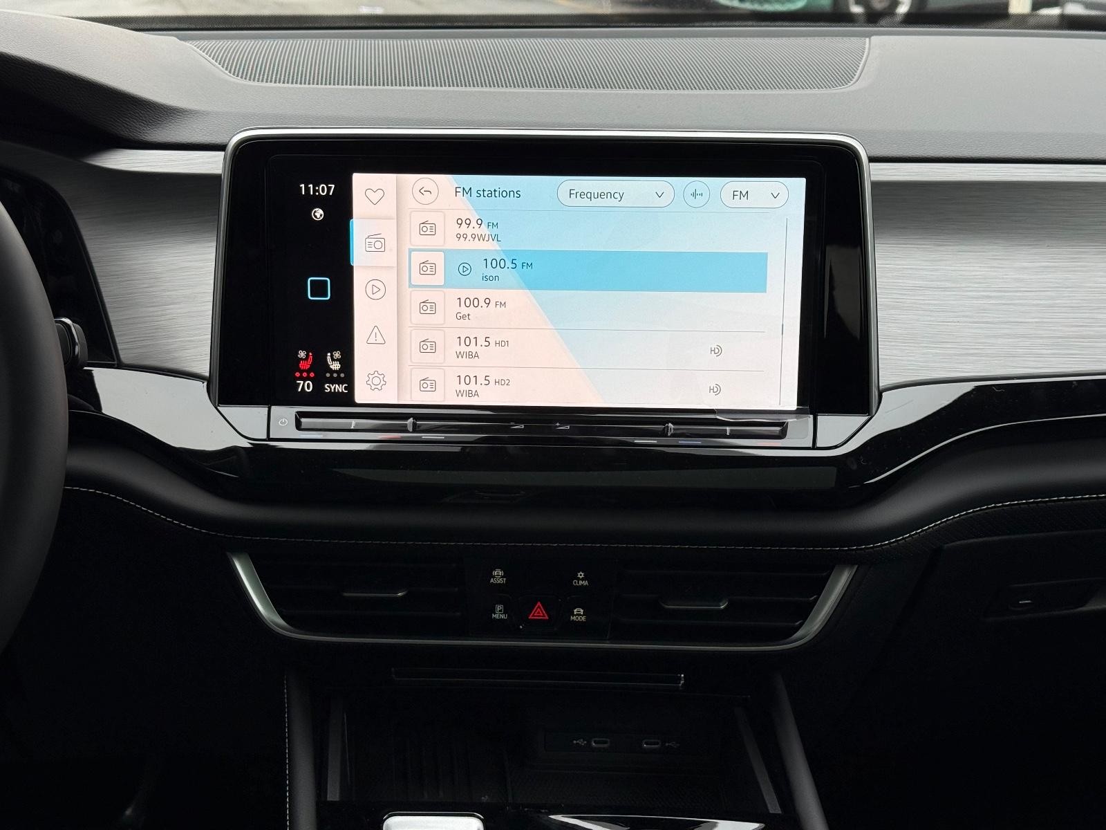 Volkswagen Atlas Cross Sport Vehicle Image 07