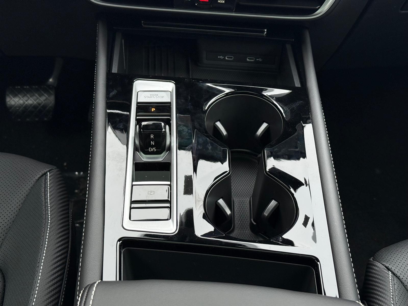 Volkswagen Atlas Cross Sport Vehicle Image 08