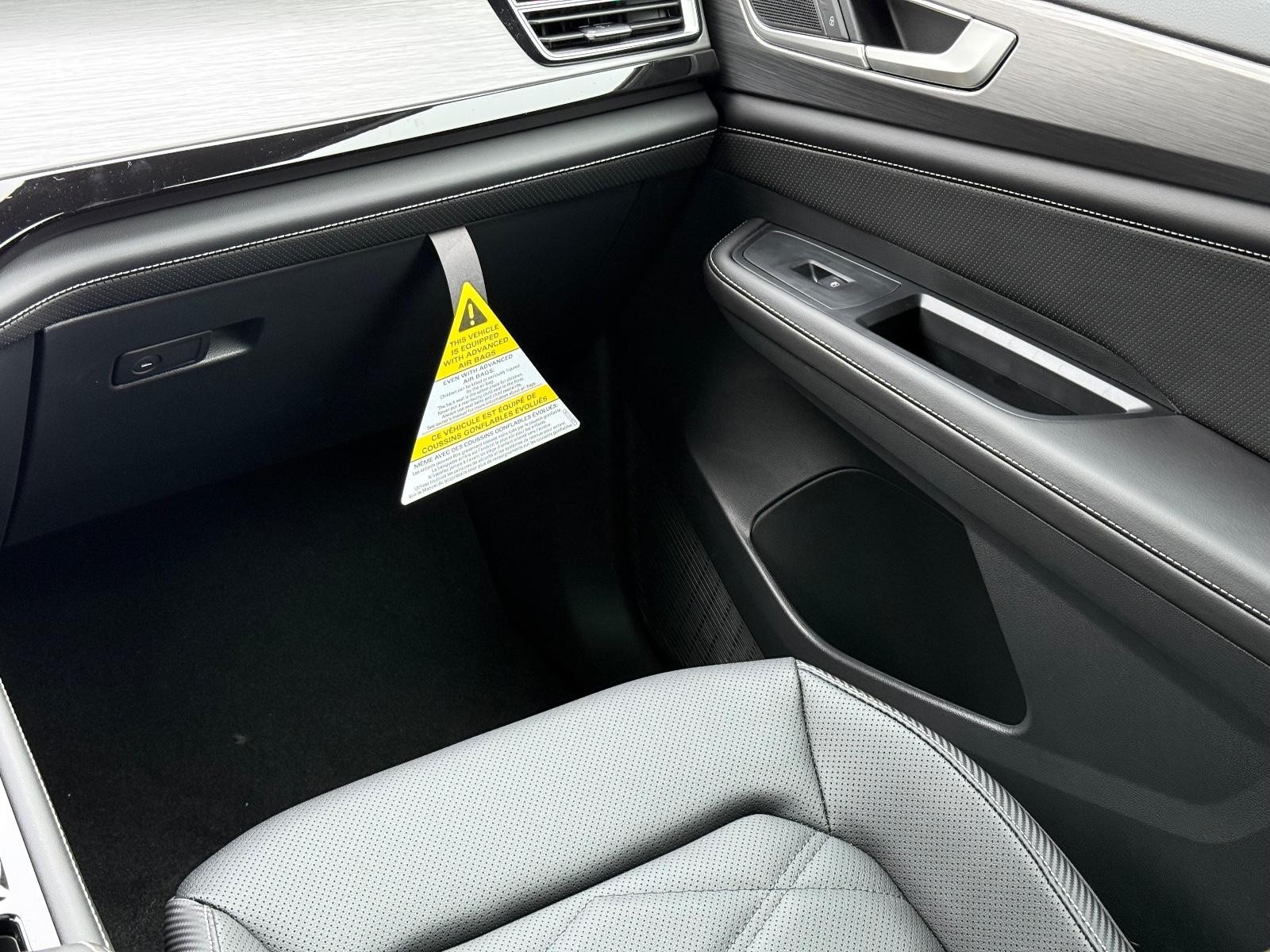 Volkswagen Atlas Cross Sport Vehicle Image 10