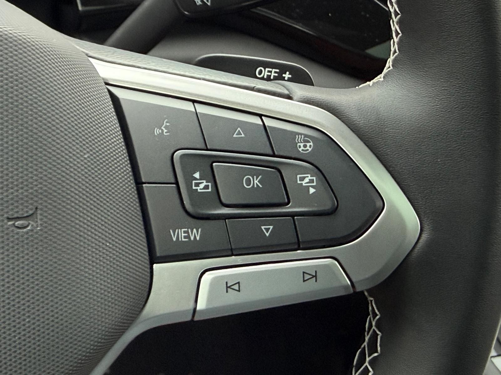 Volkswagen Atlas Cross Sport Vehicle Image 12