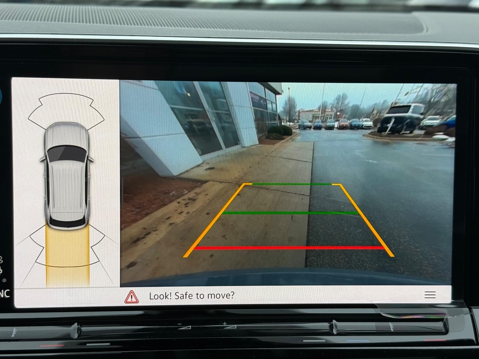 Volkswagen Atlas Cross Sport Vehicle Image 13