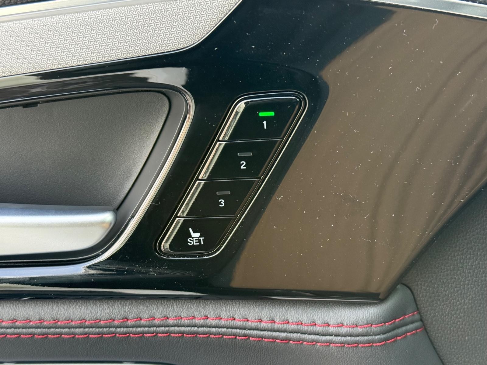 Acura MDX Vehicle Image 10