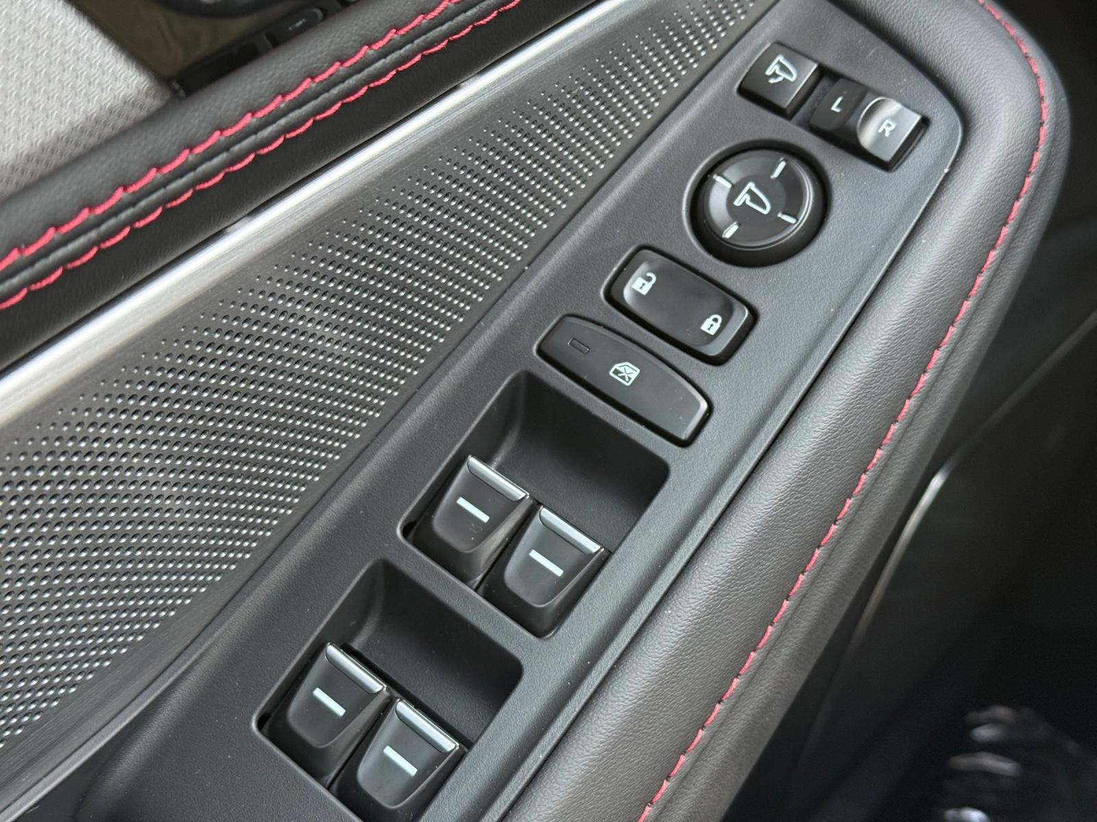 Acura MDX Vehicle Image 15