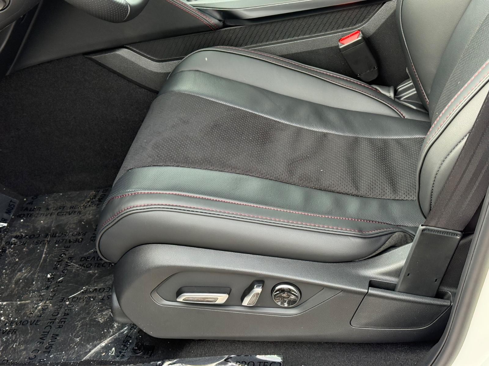 Acura MDX Vehicle Image 16