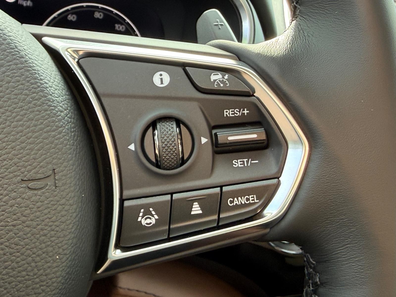 Acura MDX Vehicle Image 12