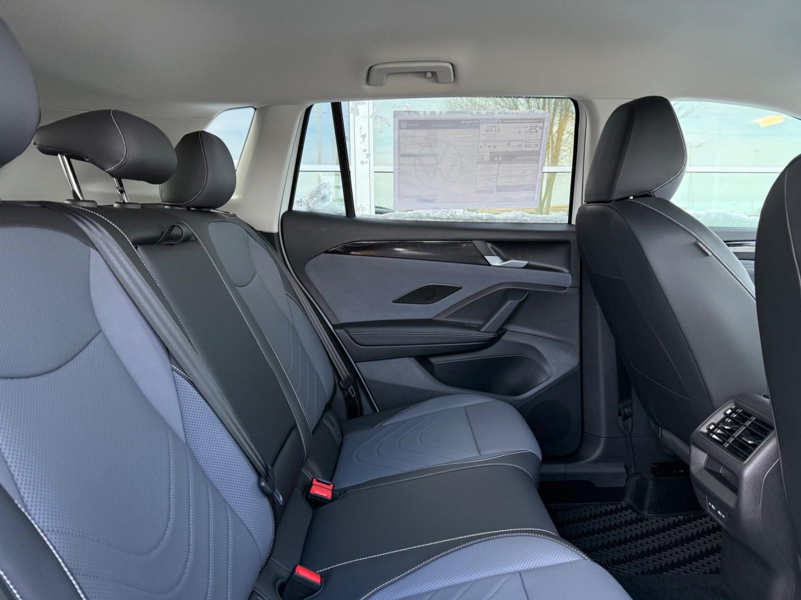 Volkswagen Tiguan Vehicle Image 05