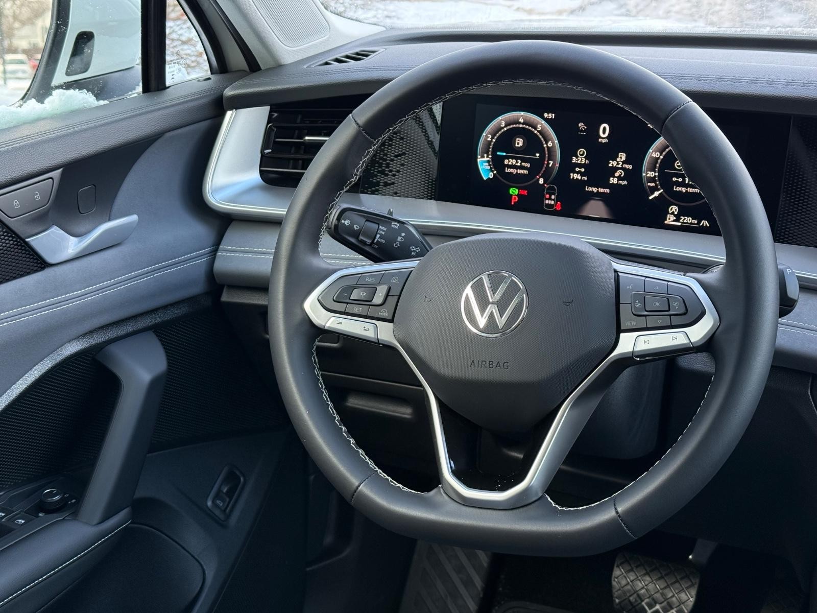 Volkswagen Tiguan Vehicle Image 08