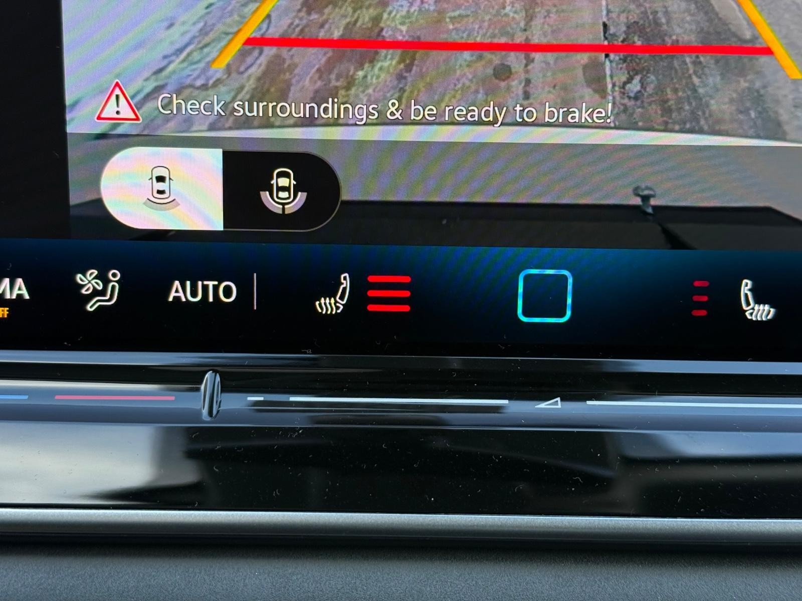 Volkswagen Tiguan Vehicle Image 14