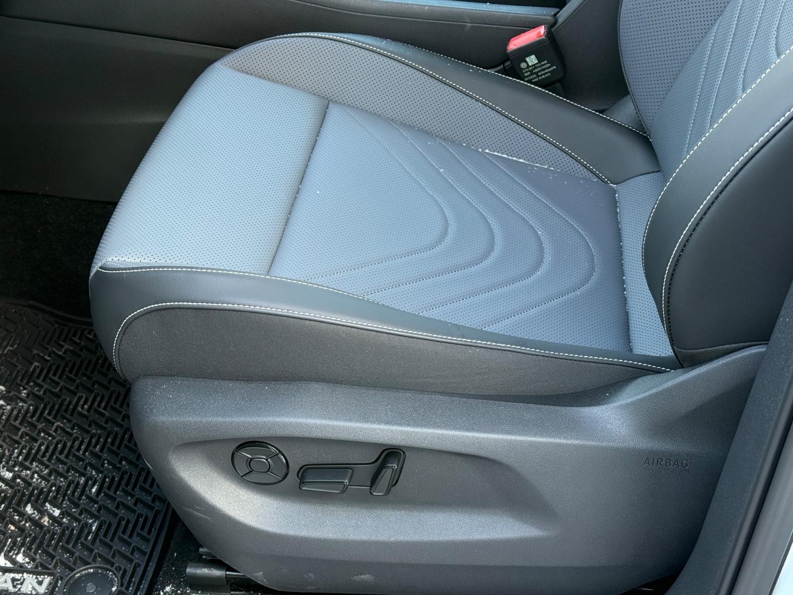 Volkswagen Tiguan Vehicle Image 16