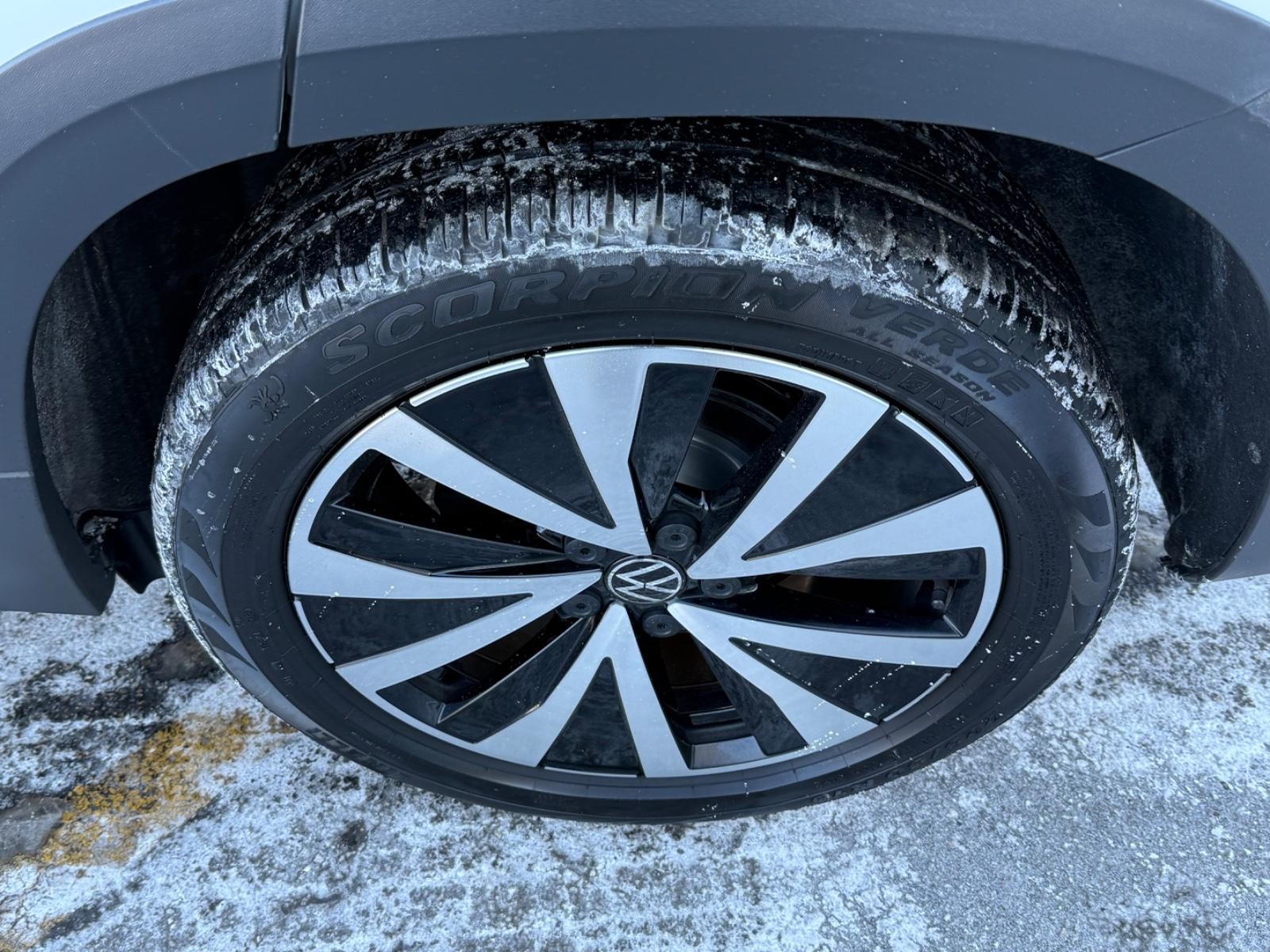 Volkswagen Taos Vehicle Image 07