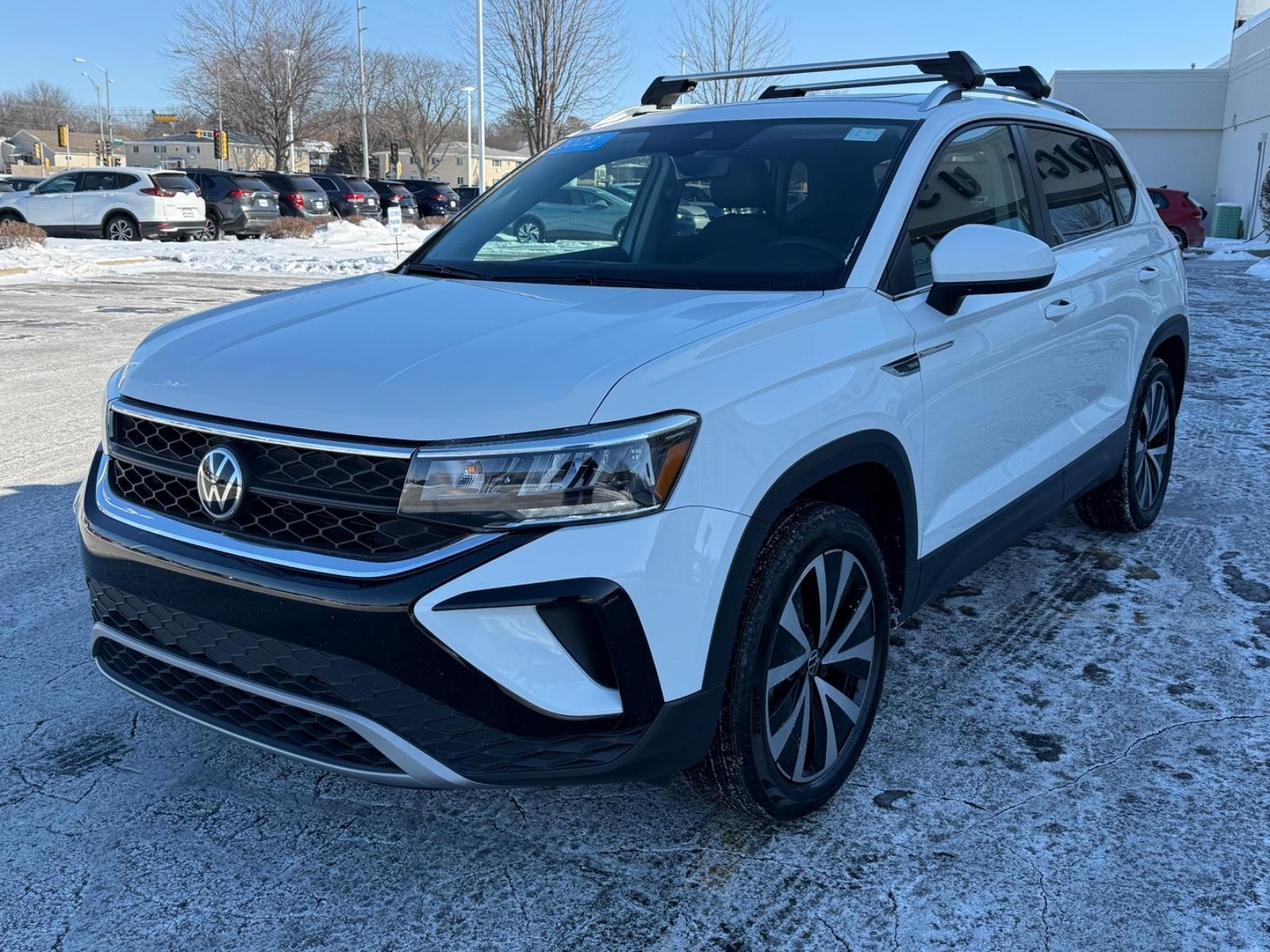 Volkswagen Taos Vehicle Image 08