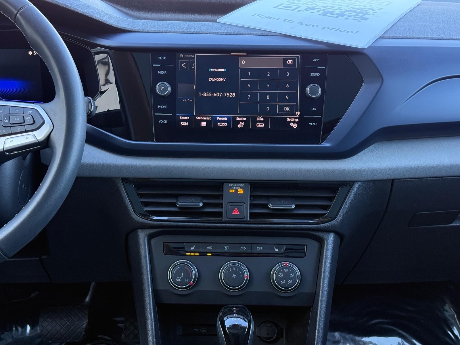 Volkswagen Taos Vehicle Image 12