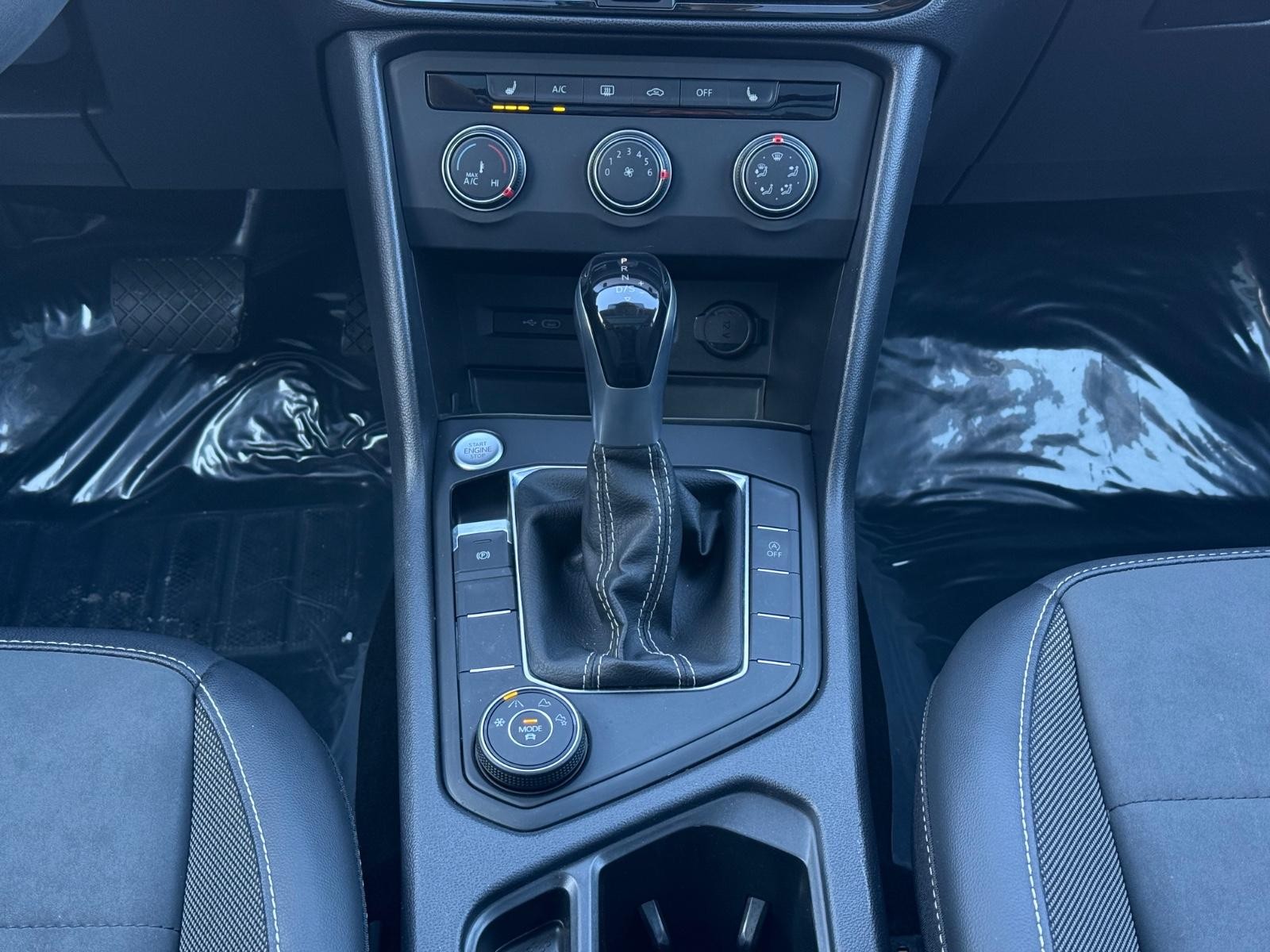 Volkswagen Taos Vehicle Image 13