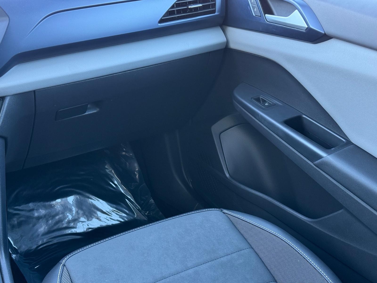 Volkswagen Taos Vehicle Image 15