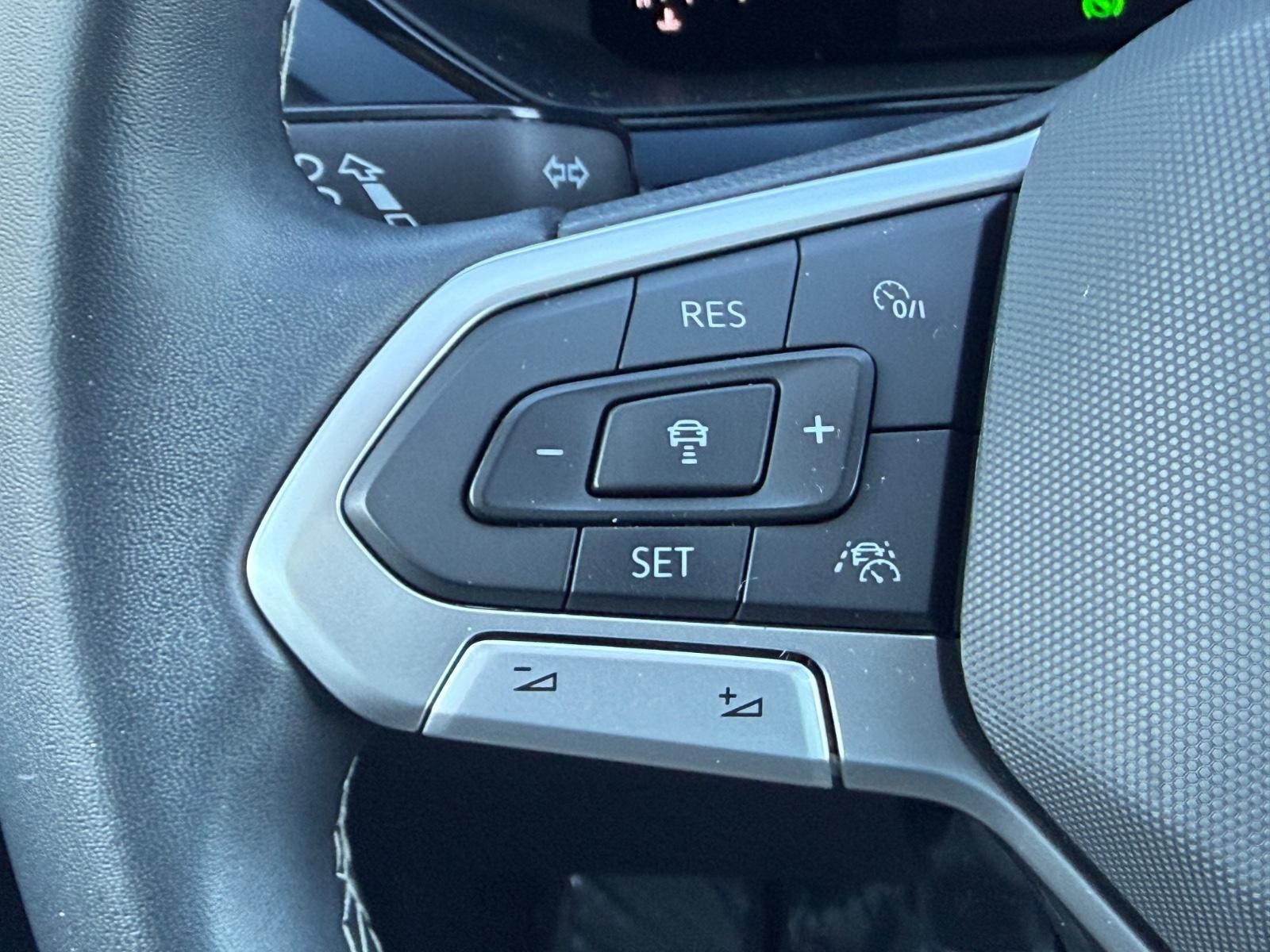 Volkswagen Taos Vehicle Image 17