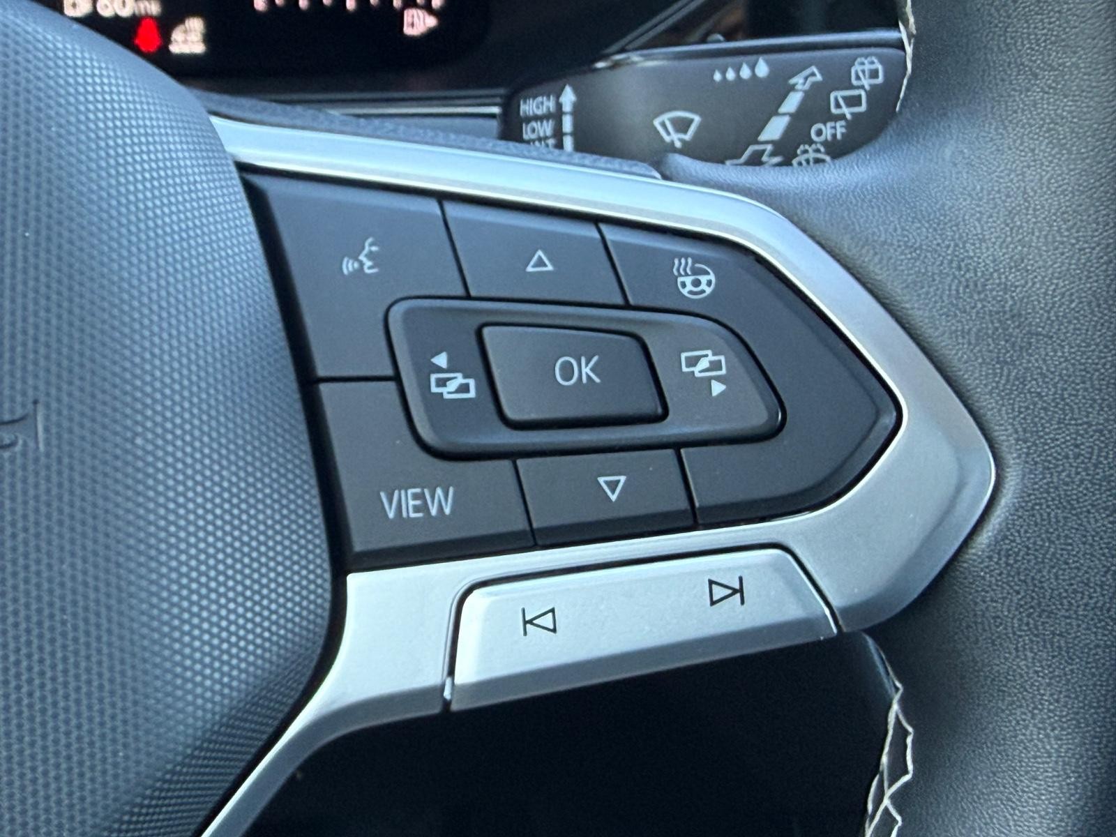 Volkswagen Taos Vehicle Image 18