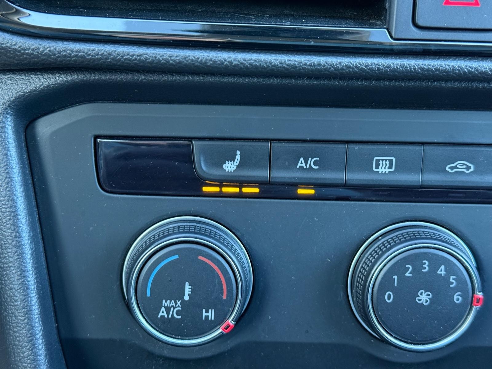 Volkswagen Taos Vehicle Image 21