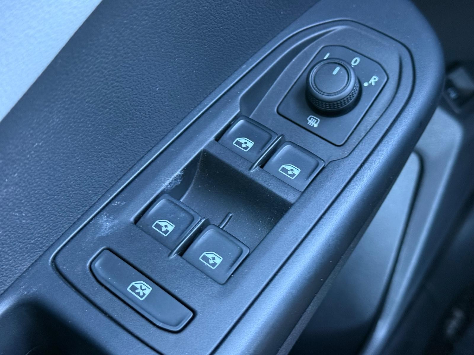 Volkswagen Taos Vehicle Image 22