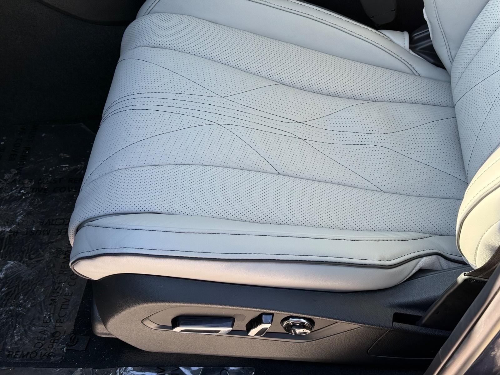 Acura MDX Vehicle Image 17