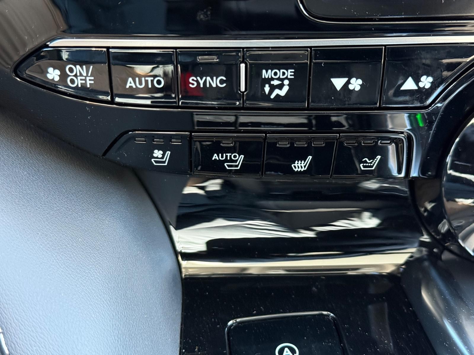Acura MDX Vehicle Image 13