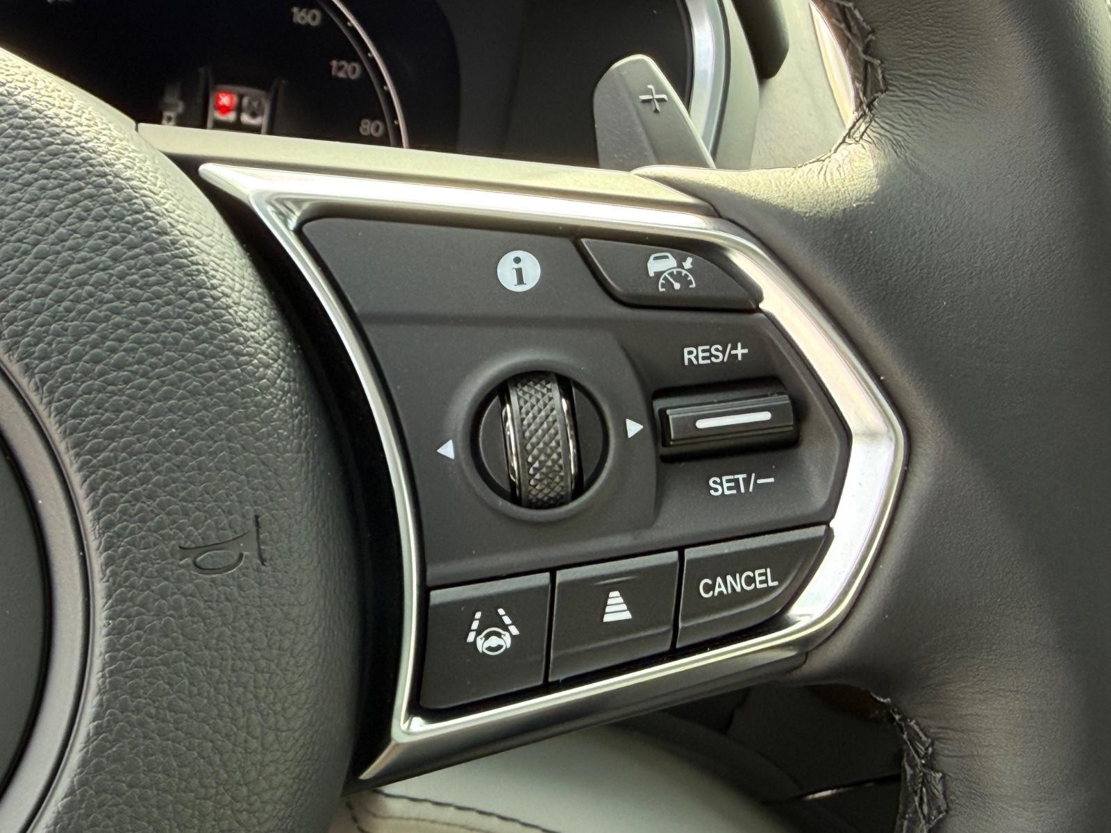 Acura MDX Vehicle Image 12