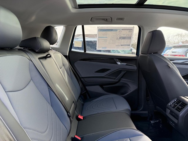 Volkswagen Tiguan Vehicle Image 04