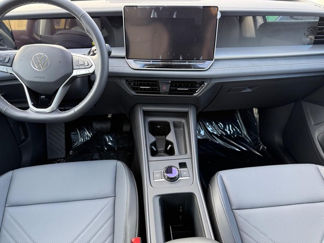 Volkswagen Tiguan Vehicle Image 05