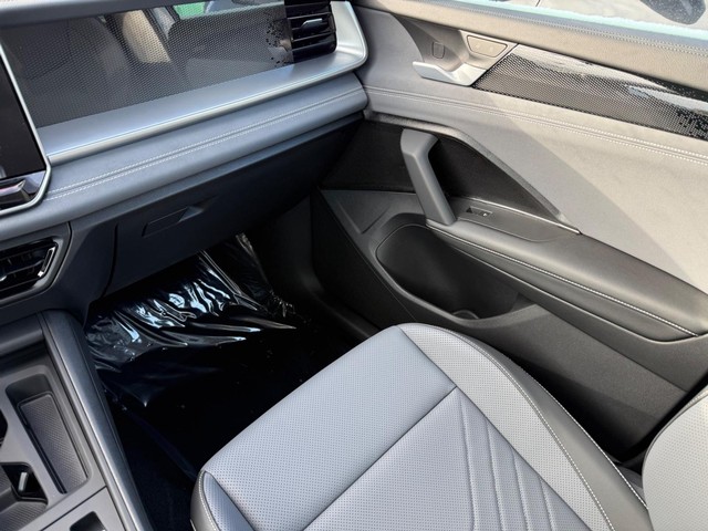 Volkswagen Tiguan Vehicle Image 08