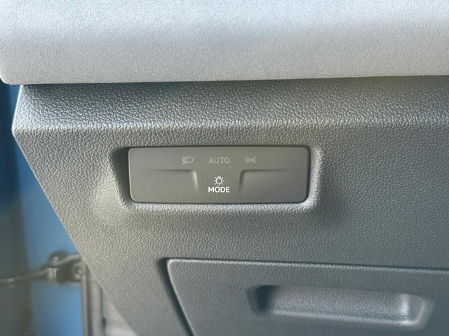 Volkswagen Tiguan Vehicle Image 12