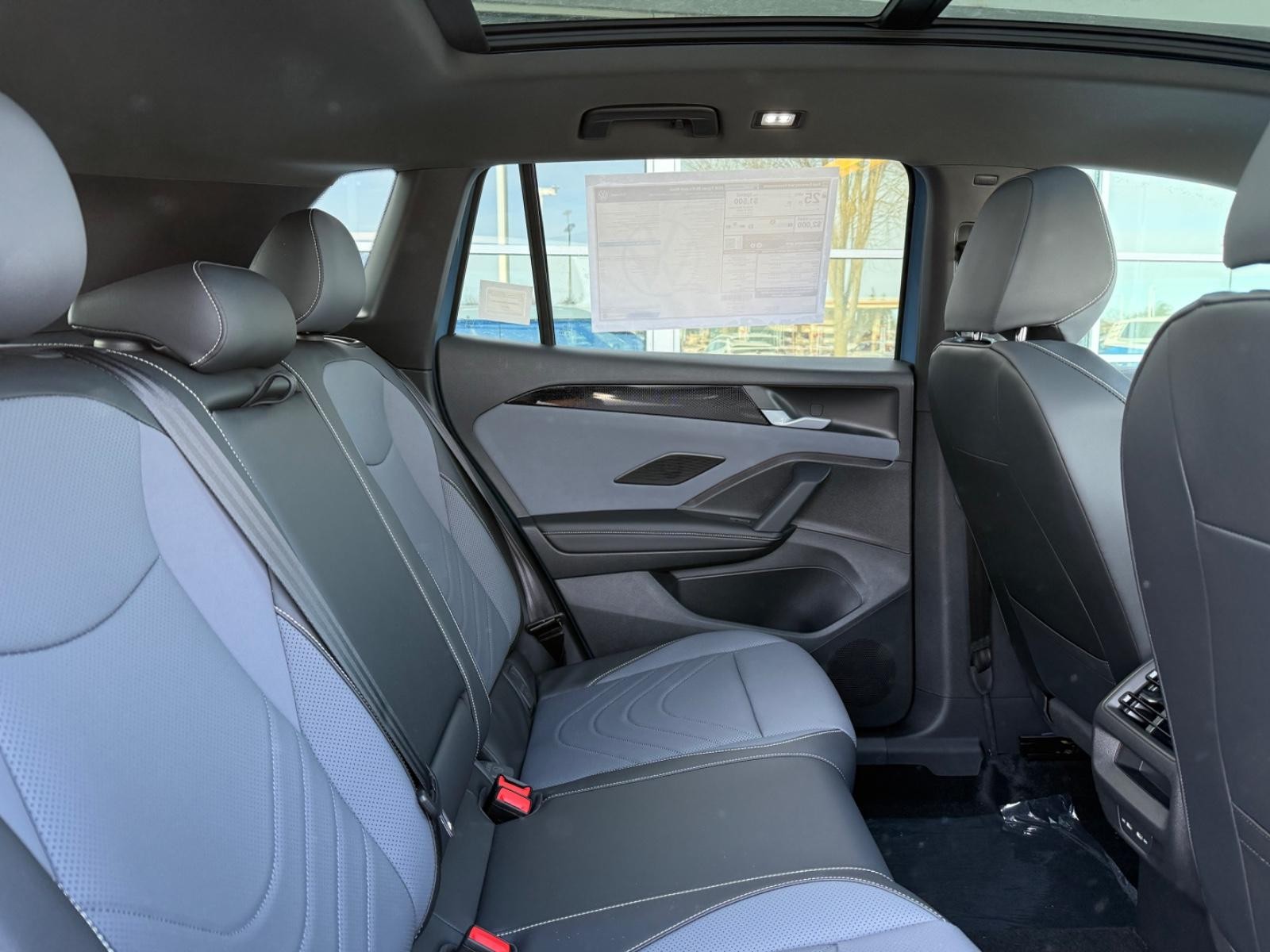 Volkswagen Tiguan Vehicle Image 05