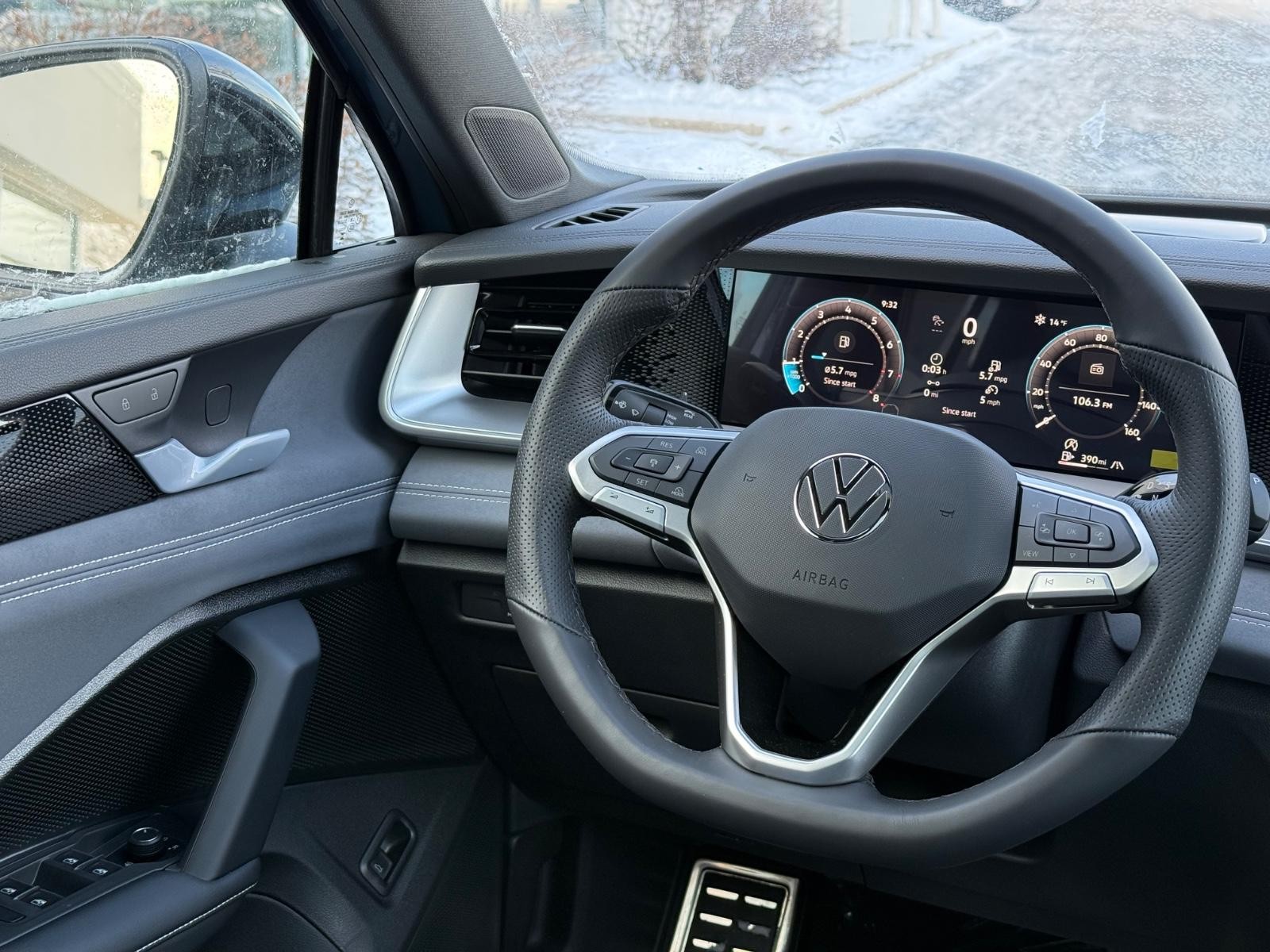 Volkswagen Tiguan Vehicle Image 08