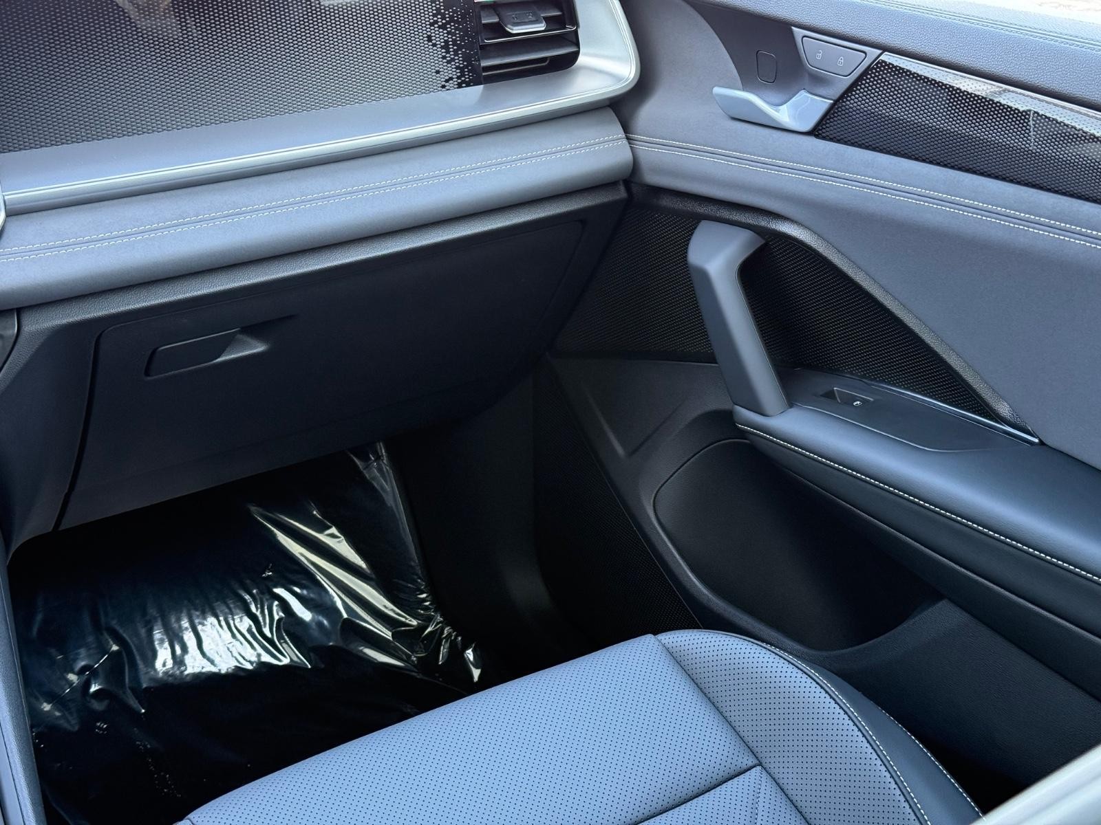 Volkswagen Tiguan Vehicle Image 09