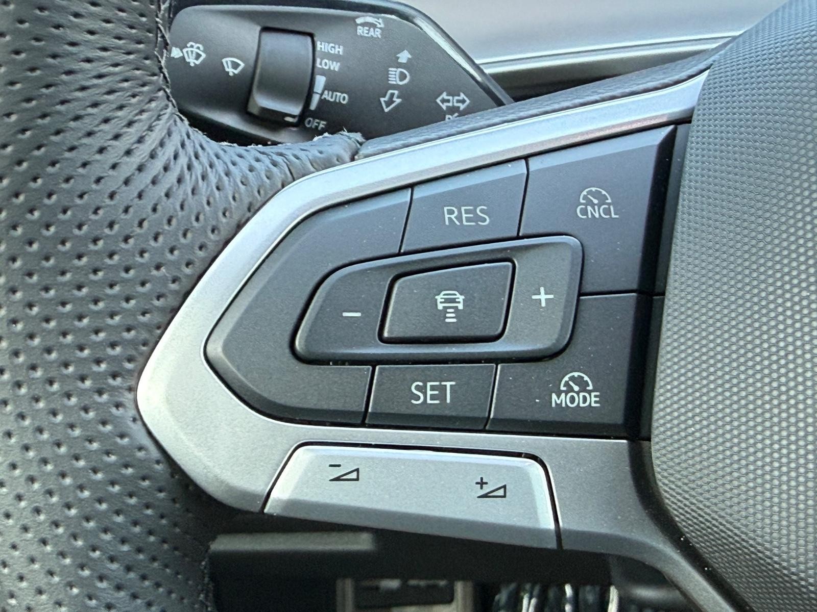 Volkswagen Tiguan Vehicle Image 10