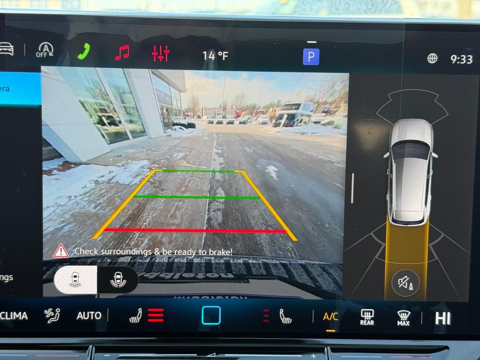 Volkswagen Tiguan Vehicle Image 13