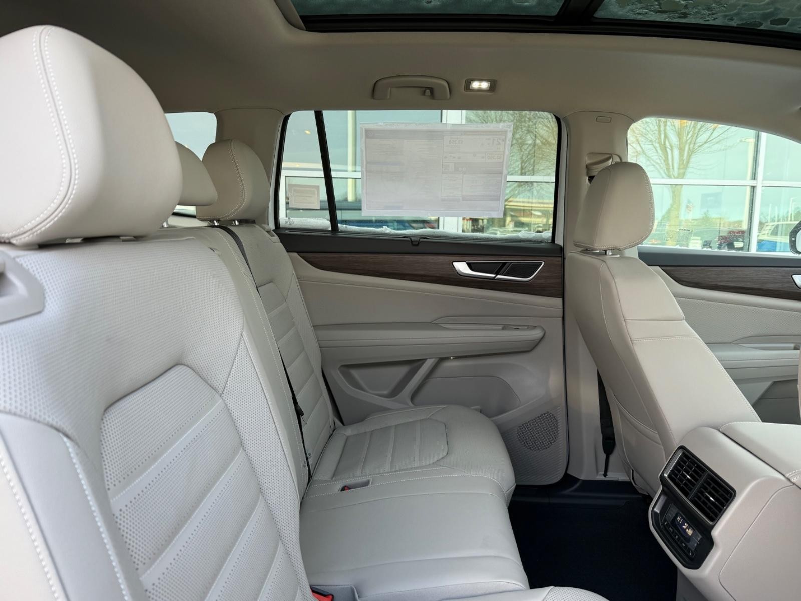 Volkswagen Atlas Vehicle Image 06